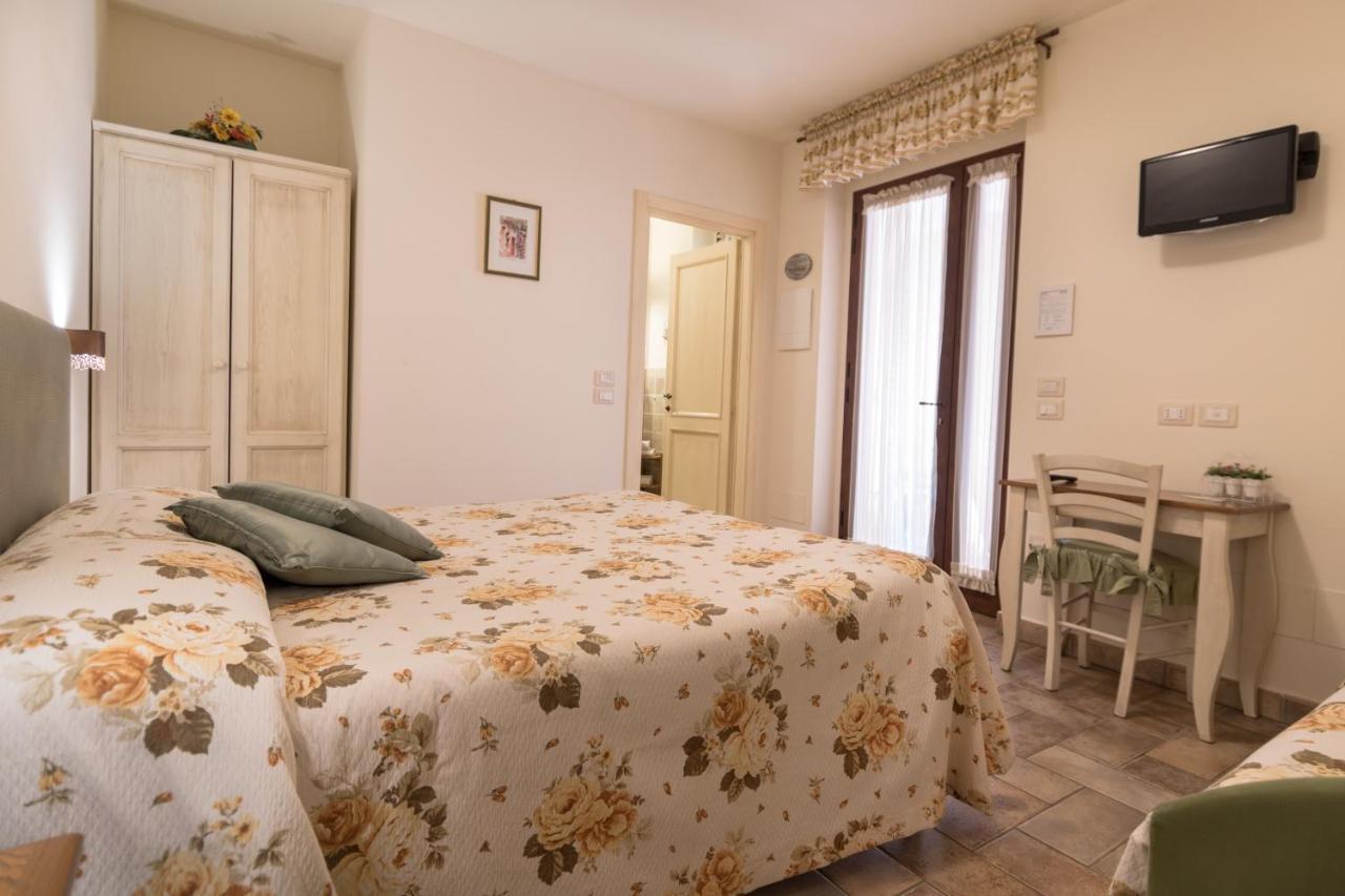 Rosa Di Assisi Bed and Breakfast Bastia Umbra Exteriör bild